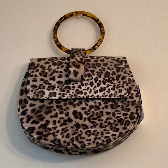 D’Margeaux New York Leopard Circle Bag - Picture 3 of 9